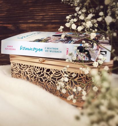 Dziewczyna z wiatrem we włosach, Anna Szczęsna, Wydawnictwo Kobiece, fot. Lady Pasja