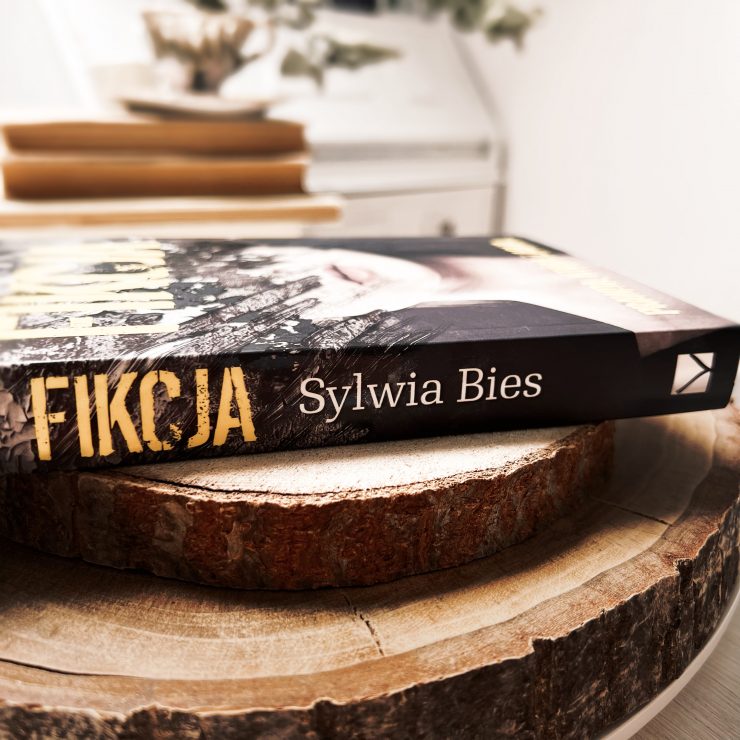 Fikcja, Sylwia Bies, Wydawnictwo Vectra, fot. Lady Pasja