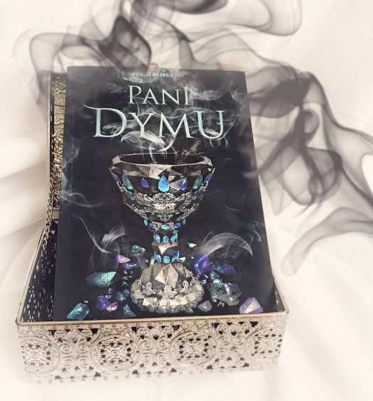 Pani Dymu, Laura Sebastian, Wydawnictwo Zysk, fot. Lady Pasja