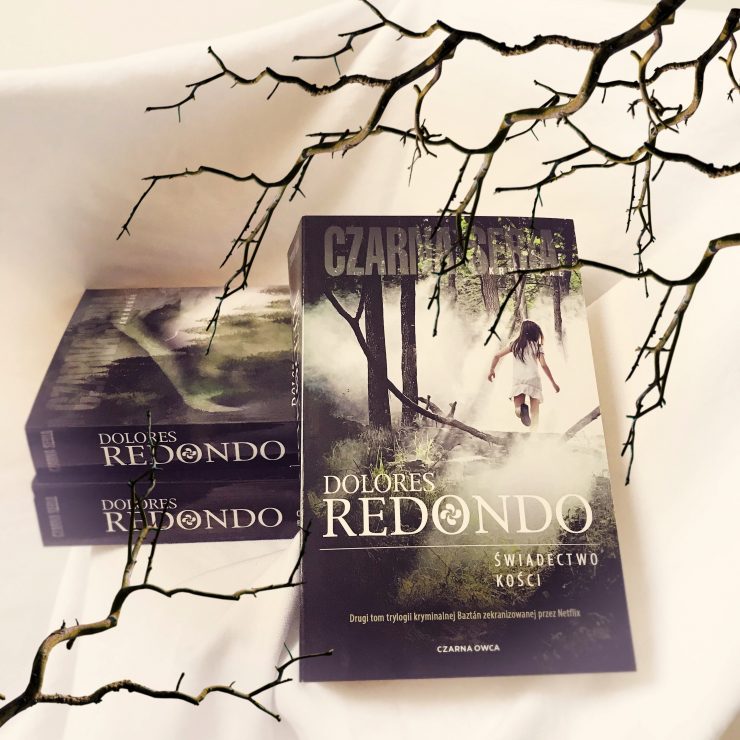 Świadectwo kości, Dolores Redondo, Wydawnictwo Czarna Owca, fot. Lady Pasja
