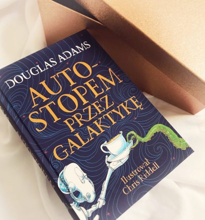 Autostopem przez galaktykę, Douglas Adams, Wydawnictwo Zysk, fot. Lady Pasja